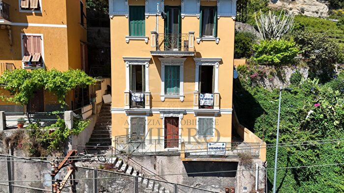 Casa con 8 locali in vendita in Via Madonna delle Virtú, Ventimiglia