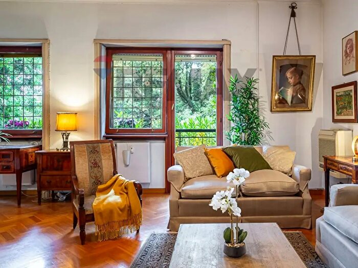 Appartamento con 7 locali in vendita in Via del Prato della Signora, Roma