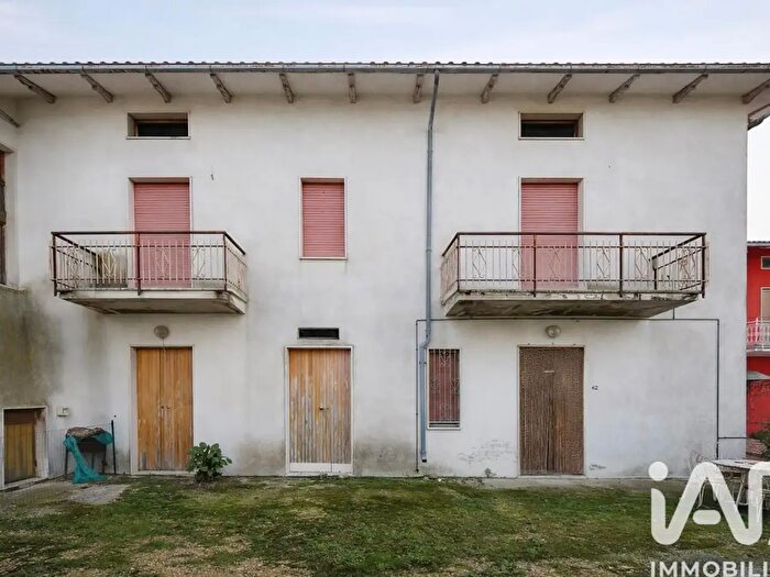 Casa con 10 locali in vendita in Via Chiareto, Bellante