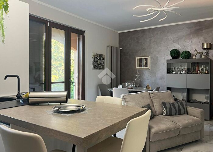 Appartamento trilocale in vendita in Via C Mozzi, Fara Gera DAdda