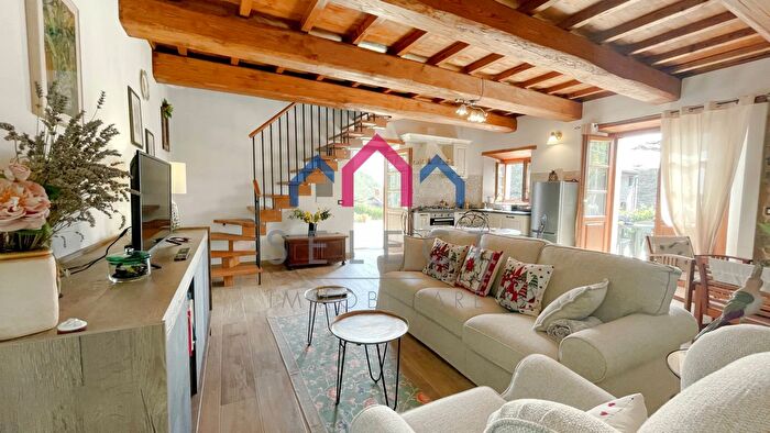 Casa quadrilocale in vendita in Vetriano, Pescaglia