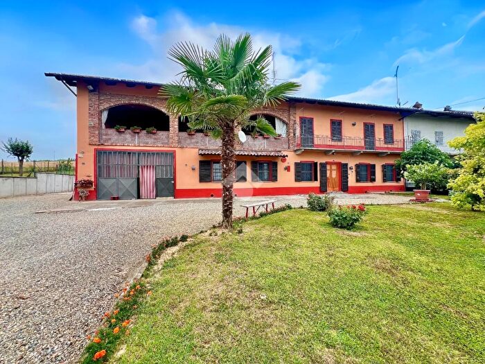 Casa con 6 locali in vendita in Viale della Repubblica, Montiglio Monferrato