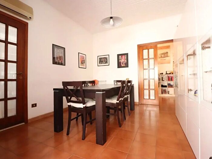 Appartamento quadrilocale in vendita in Via Cuoco, Cagliari