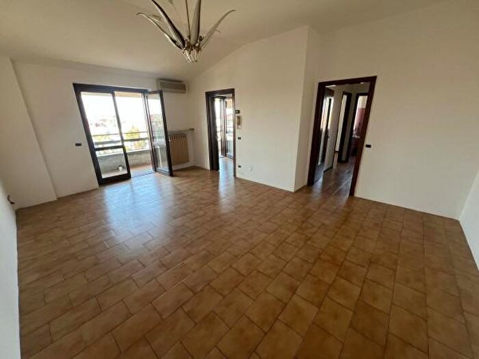 Appartamento quadrilocale in vendita in Via Cappuccini, Romano Di Lombardia