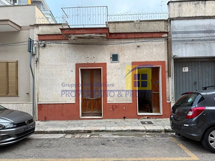 Casa trilocale in vendita in Via Imperatore Costantino, Brindisi