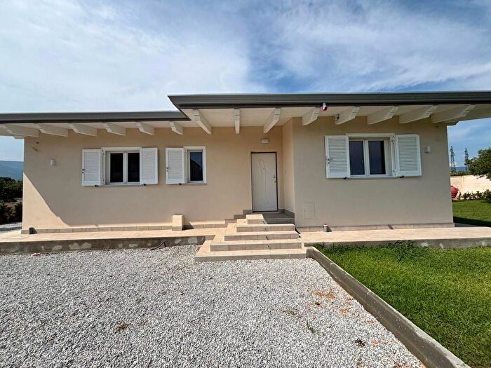 Casa quadrilocale in affitto in Lamezia Terme