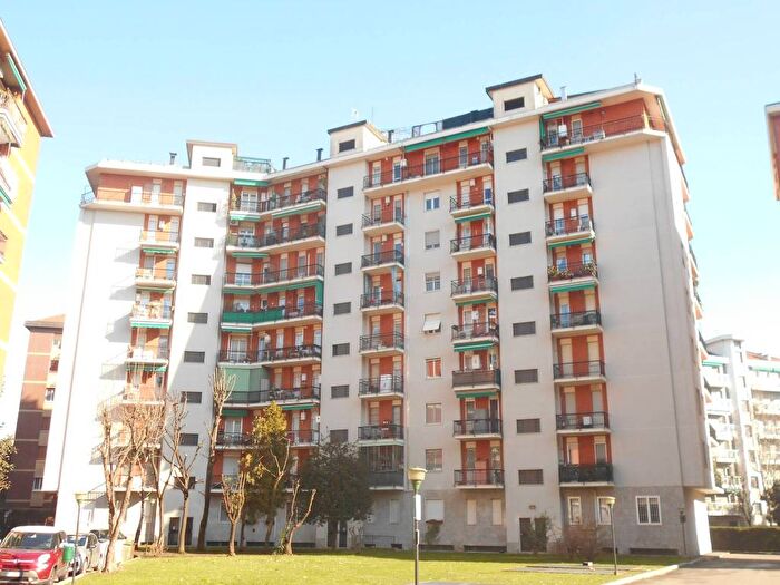 Appartamento monolocale in affitto in Via Zurigo, Inganni, Milano