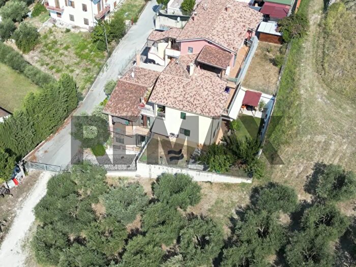 Appartamento quadrilocale in vendita in Via dei Gladioli, Recanati