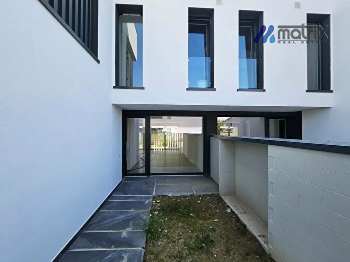 Casa con 10 locali in vendita in Via Vigonovese, Vigonovo