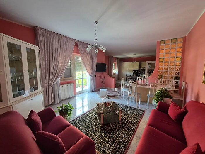 Appartamento con 5 locali in vendita in Via degli Irpini, Lamezia Terme