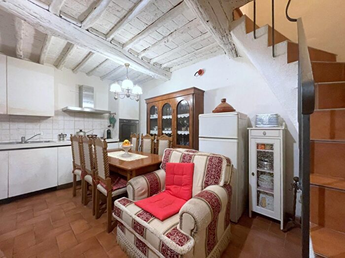 Casa trilocale in vendita in Camaiore