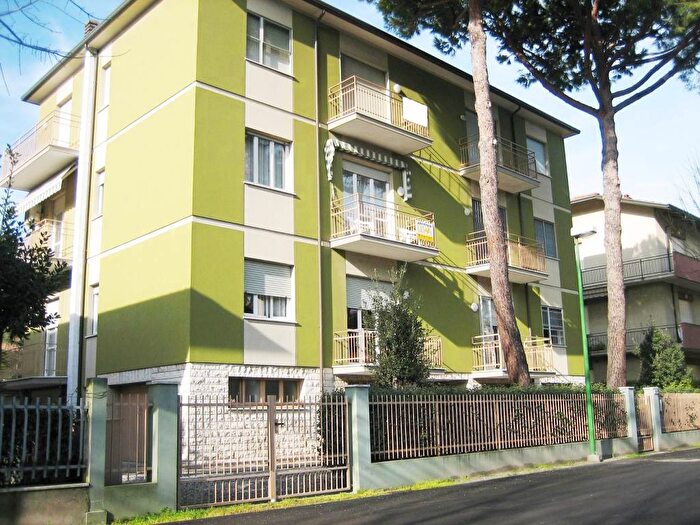 Appartamento trilocale in affitto in Viale Aspromonte, Centro, Cervia