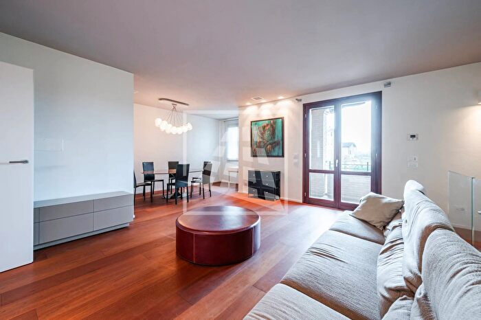 Casa quadrilocale in vendita in Via Gattalupa, Reggio Emilia