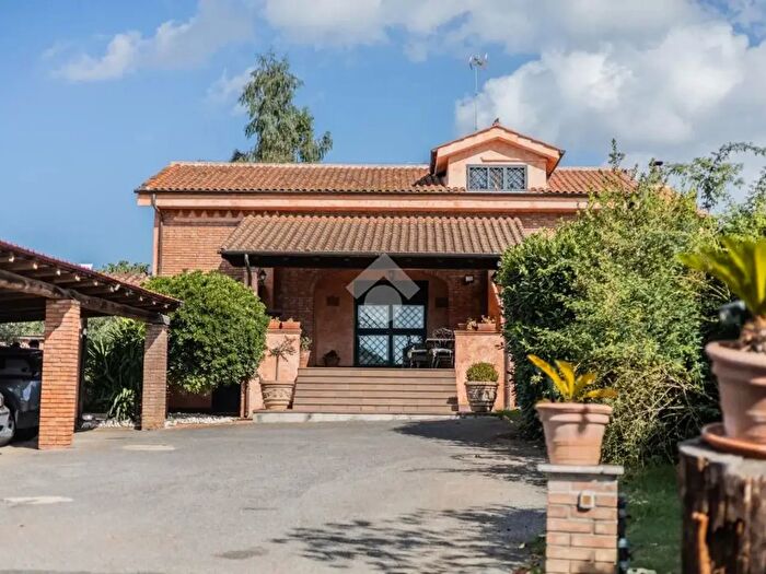 Casa con 12 locali in vendita in Via Spc, Bracciano