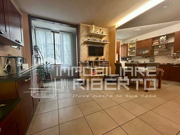 Appartamento trilocale in vendita in Via Don Marzorati, Senago