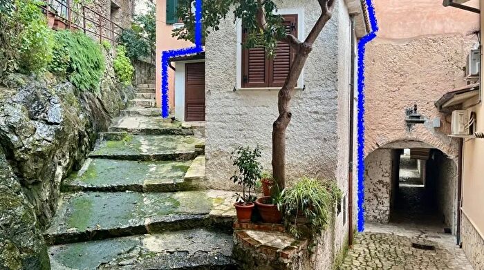 Appartamento quadrilocale in vendita in Via Vernone Monte San Biagio Monte San Biagio, Monte San Biagio