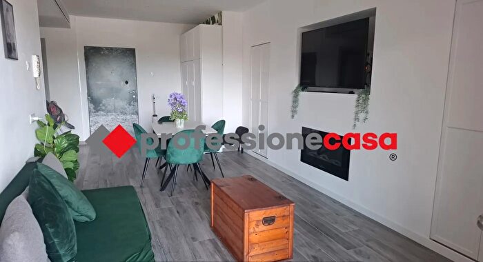 Appartamento trilocale in vendita in Via Zara, Pomezia