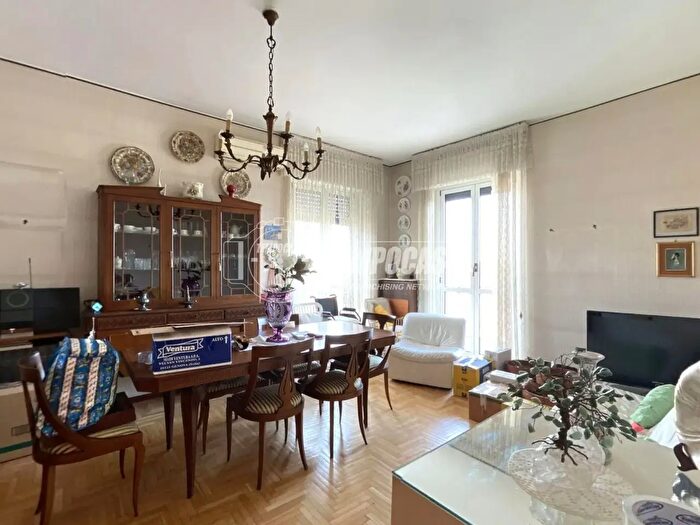 Appartamento trilocale in vendita in Via Biancardi Dionigi, Lodi