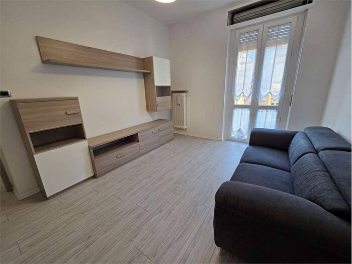 Appartamento trilocale in affitto in VIALE MEDAGLIE DORO, Viali, Modena