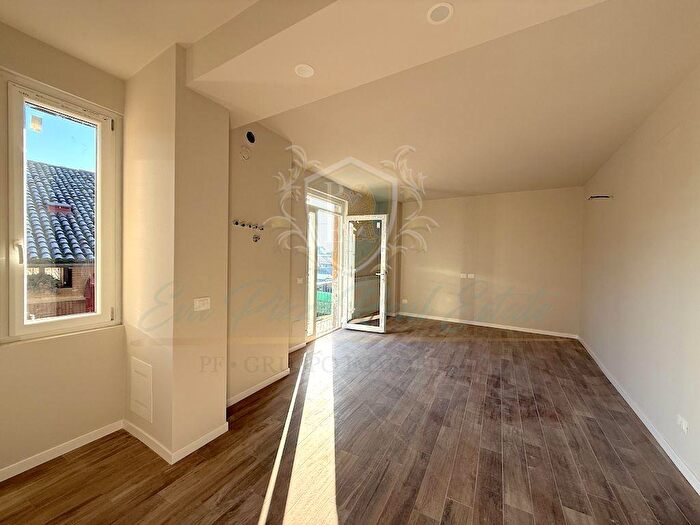 Appartamento trilocale in vendita in Via FLli Cervi, San Martino In Strada