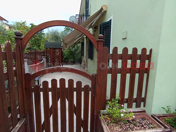 Casa con 5 locali in vendita in Crocemarroggia, Spoleto