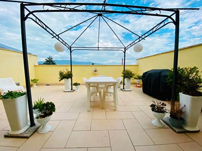 Appartamento trilocale in vendita in Via del Brennero, Lucca