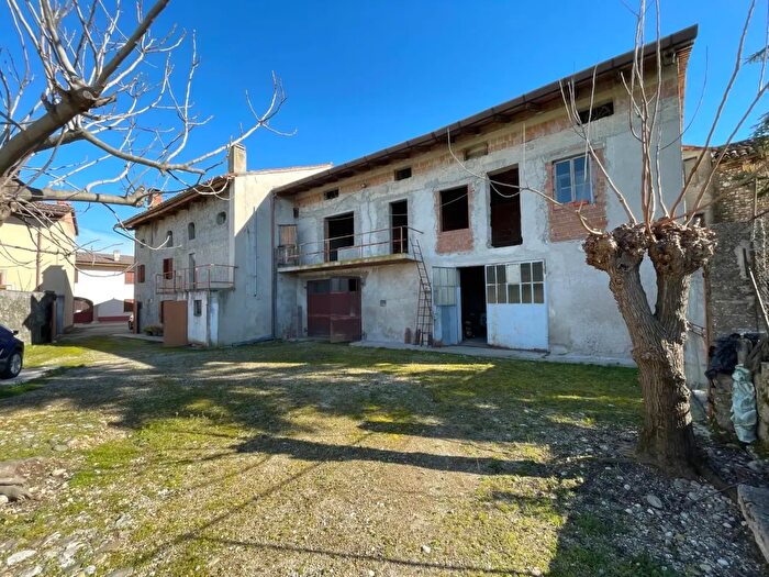 Casa con 6 locali in vendita in Via della Conciliazione, Mereto Di Tomba