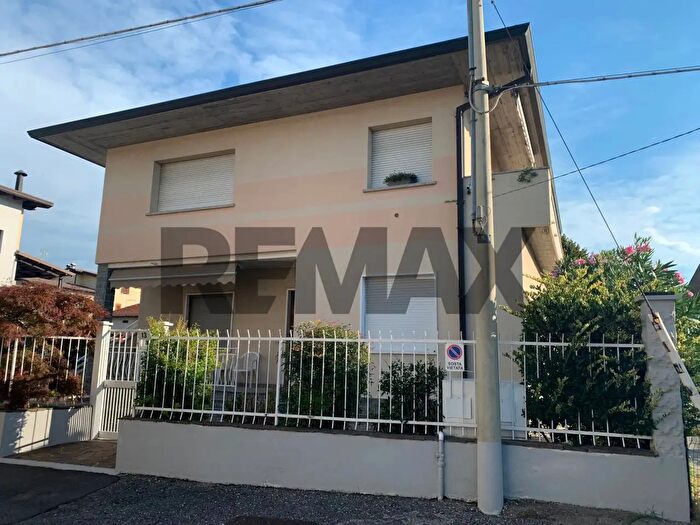 Casa quadrilocale in vendita in Capriolo