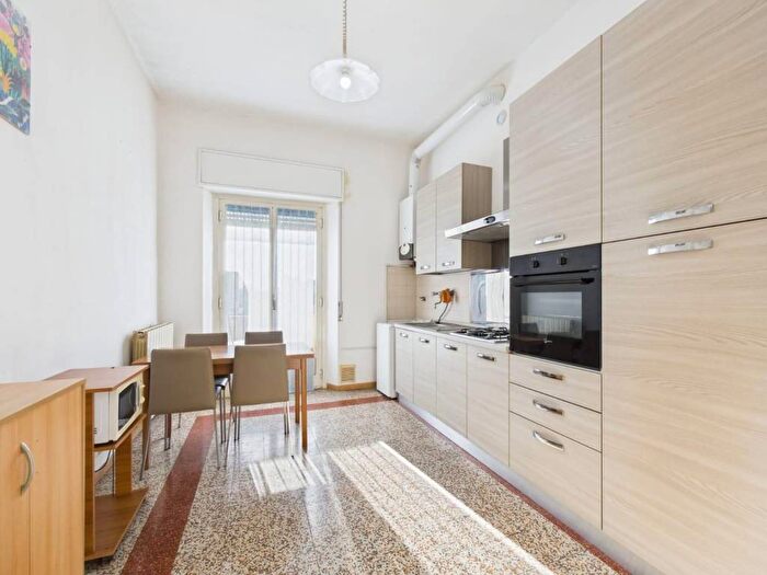 Appartamento trilocale in affitto in Via Gaspare Aselli, Policlinico, Pavia