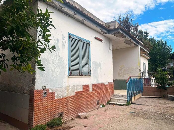 Casa trilocale in vendita in Viale F Rubicone, Castel Volturno