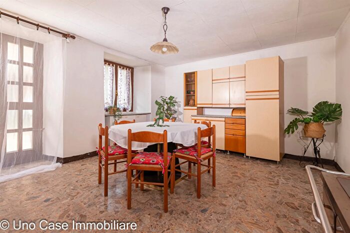 Casa quadrilocale in vendita in Via Balla Montalto Dora, Montalto Dora