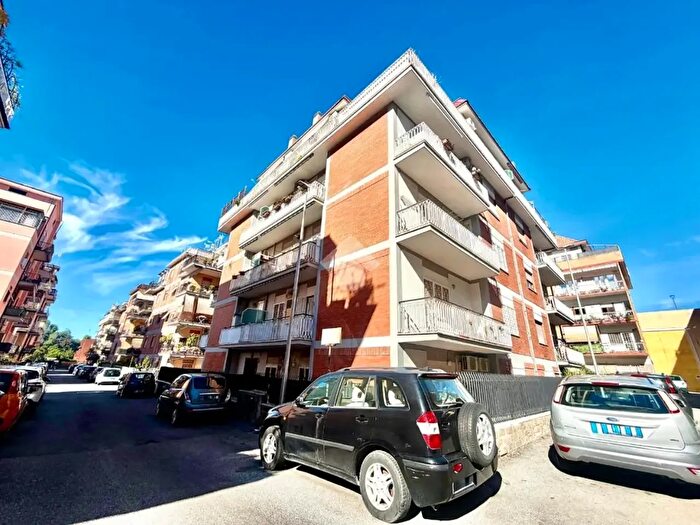 Appartamento bilocale in vendita in Via Edoardo Dalbono, Roma