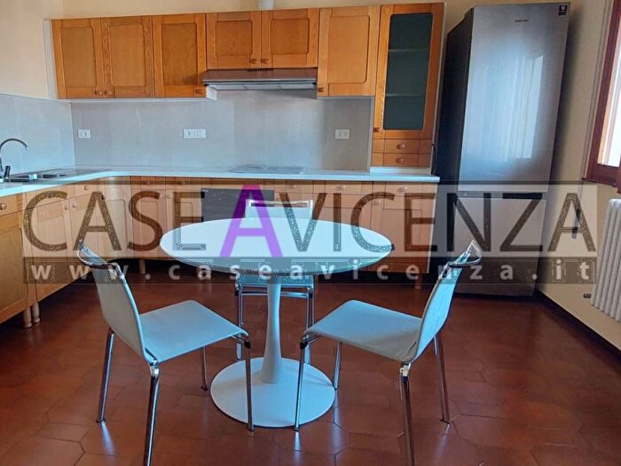 Appartamento trilocale in affitto in Via John Fitzgerald Kennedy, Centro, Grisignano di Zocco