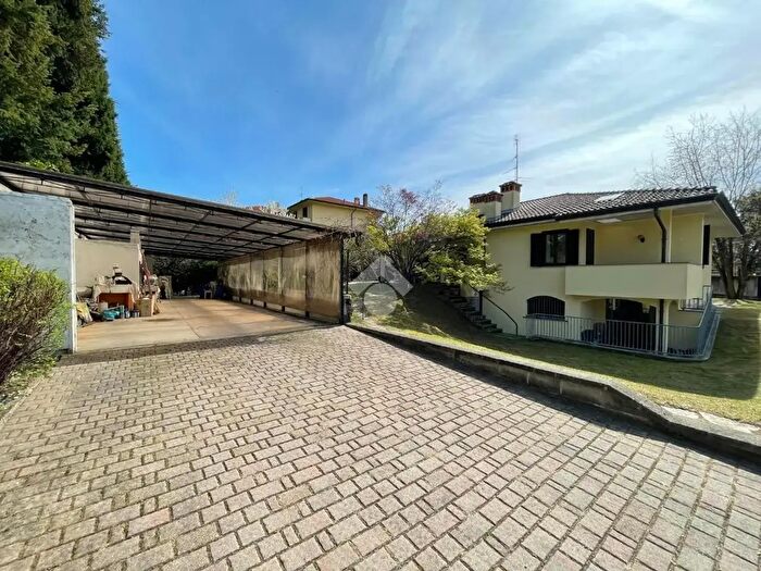 Case in Vendita e in Affitto - 3