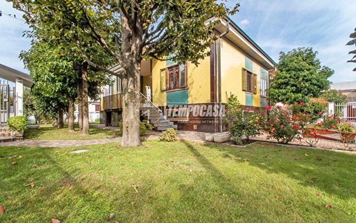 Casa trilocale in vendita in Via Filippo Meda, Paderno Dugnano