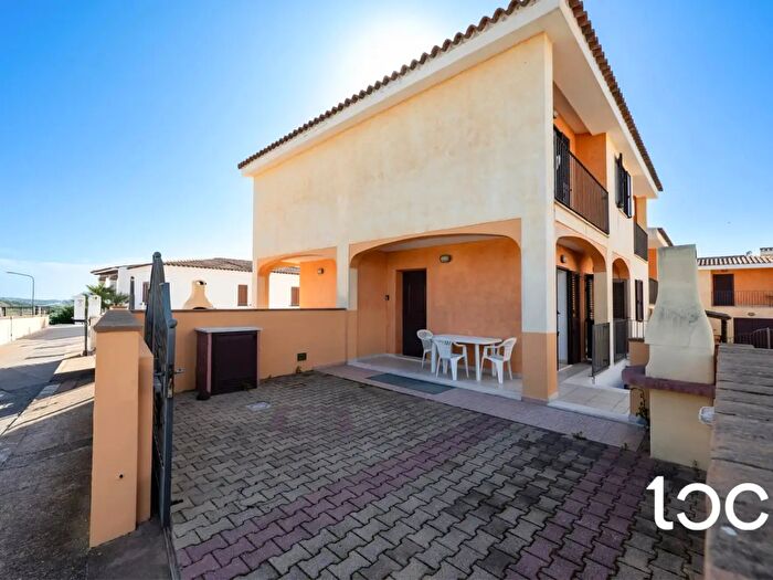 Casa con 5 locali in vendita in Orosei