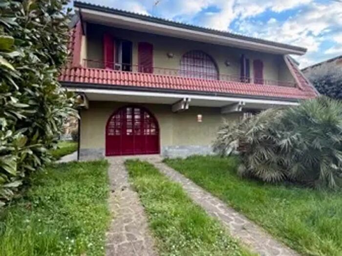 Casa con 5 locali in vendita in Via della Misericordia, Romano Di Lombardia