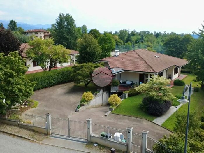 Casa con 5 locali in vendita in Via Giuseppe Bruno, Rivara