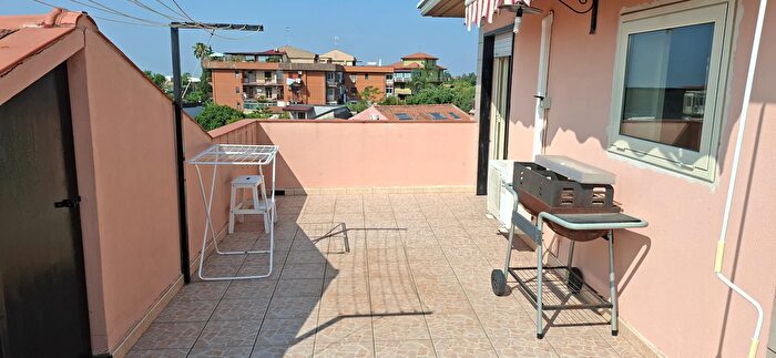 Appartamento quadrilocale in vendita in Via Guardia, Catania