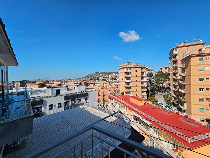 Appartamento bilocale in affitto in Via Domenico Fontana, Arenella, Napoli