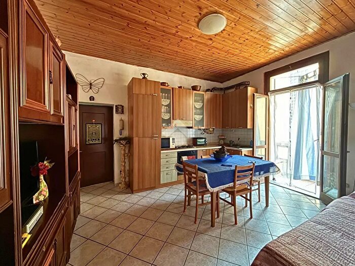 Appartamento trilocale in vendita in Via Roma, Piancogno