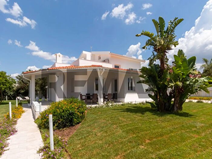 Casa con 6 locali in vendita in Quartu Sant'Elena