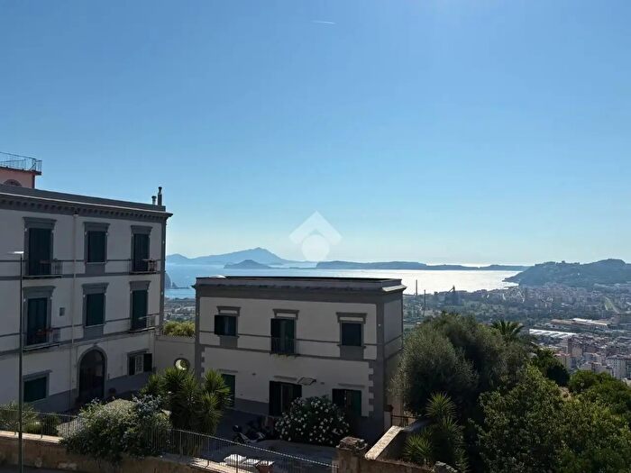 Appartamento con 5 locali in vendita in Via Alessandro Manzoni, Napoli