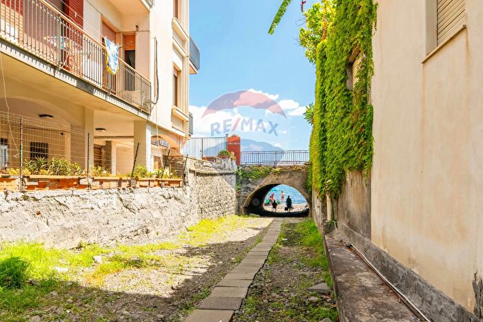 Appartamento bilocale in vendita in Via Francesco Baracca, Riposto