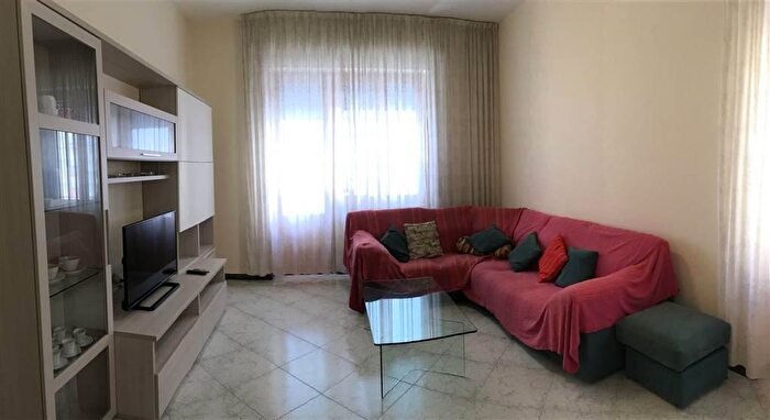 Appartamento con 5 locali in affitto in Via Buozzi, Follonica