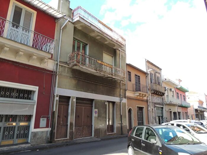 Casa con 6 locali in vendita in Giarre