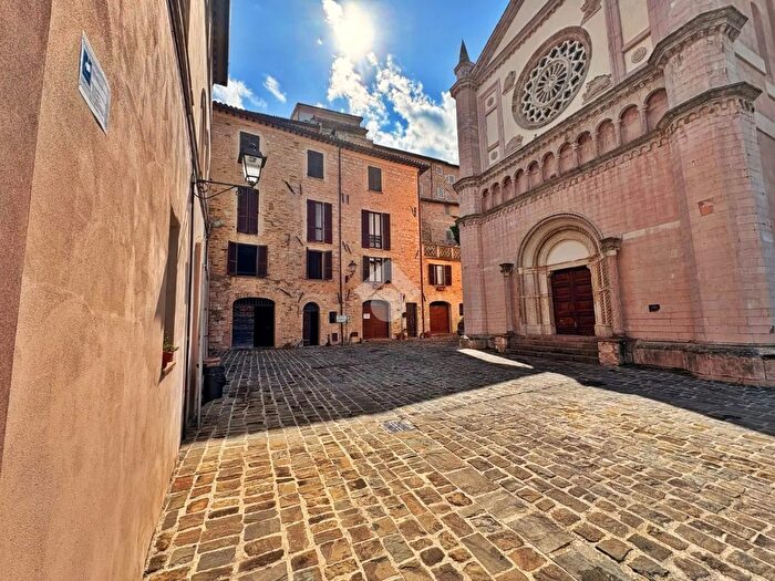 Casa con 6 locali in vendita in Via Camilli, Nocera Umbra
