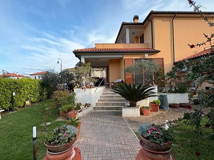 Appartamento quadrilocale in vendita in Campiglia Marittima