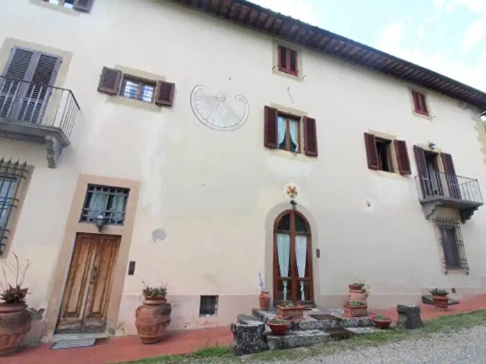 Appartamento con 6 locali in vendita in Via Giuseppe Romita, Montespertoli