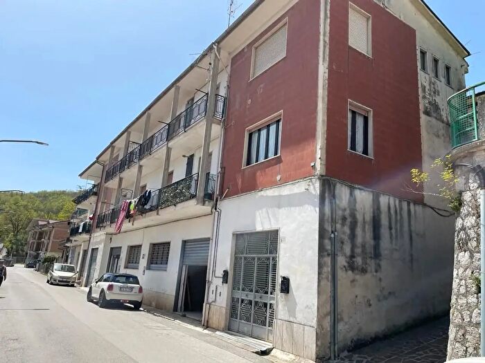 Appartamento trilocale in vendita in Tramutola